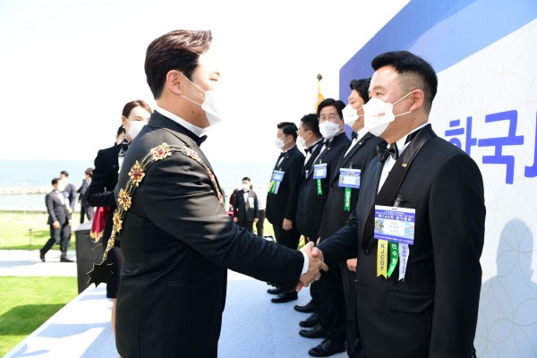 8ee2a06b355e289e705de72409bff879_1622526