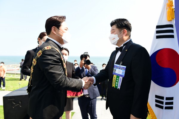 8ee2a06b355e289e705de72409bff879_1622526