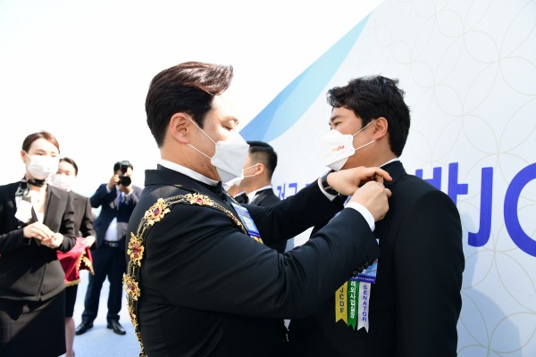 8ee2a06b355e289e705de72409bff879_1622526