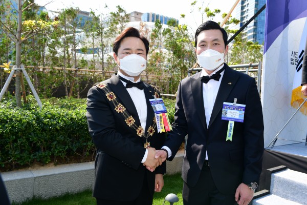 8ee2a06b355e289e705de72409bff879_1622527