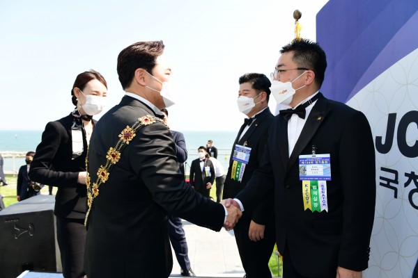 8ee2a06b355e289e705de72409bff879_1622526