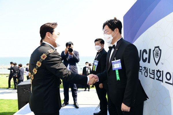 8ee2a06b355e289e705de72409bff879_1622526