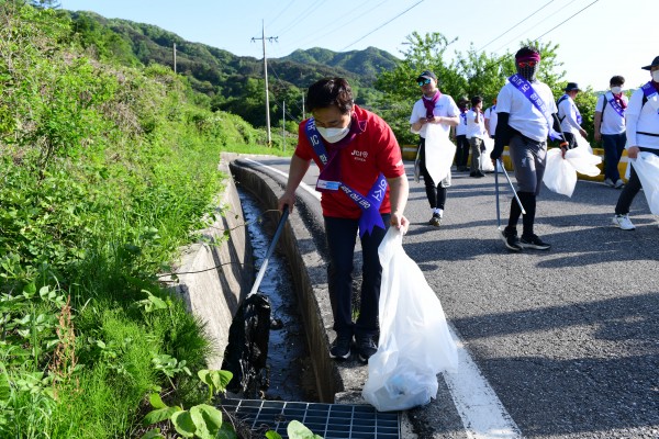 8389d0d98f0fab47e88c7fd7db33fbbd_1620621