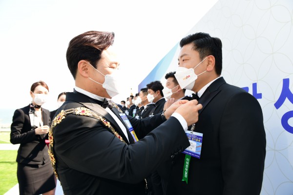 8ee2a06b355e289e705de72409bff879_1622526