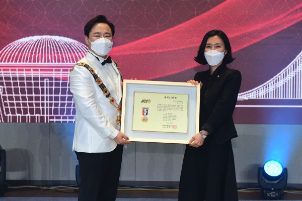 8ee2a06b355e289e705de72409bff879_1622528